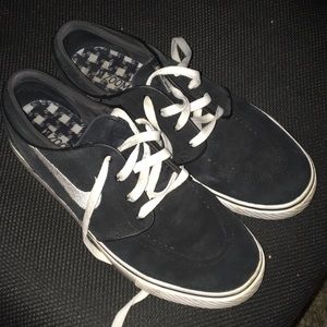 Nike janoskis worn less than 5 times